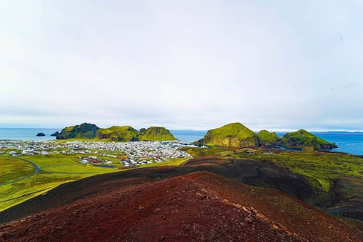 Westman Island Private Tour and Lookout