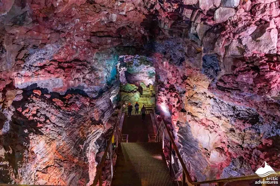 Combination Tours Lava Tunnel in Reykjanes
