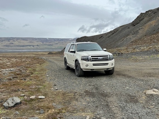 Gravel Travel Ford Excursion for tours